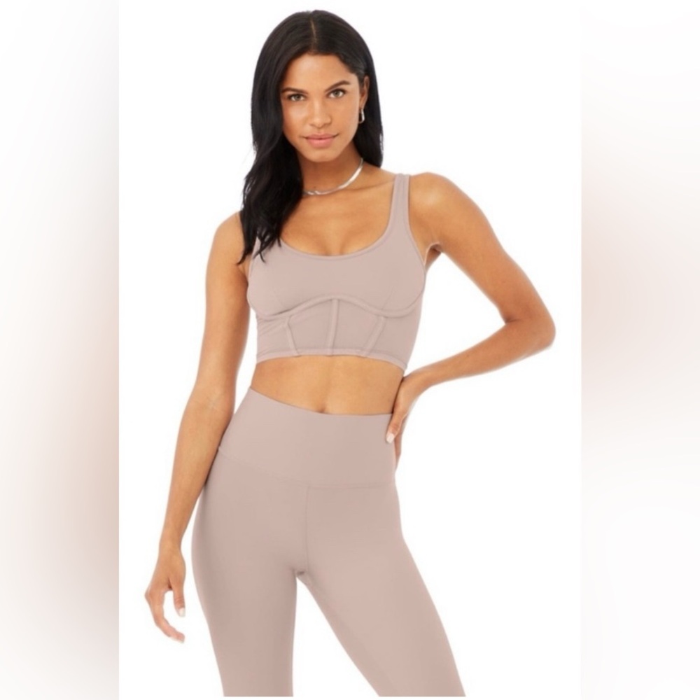 Alo Yoga 7/8 High-Waist Airlift Legging small 
Airbrush Mesh Corset Tank medium